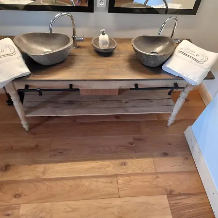 Le Clos De L Agneau 3* Saint-Amand-sur-Fion