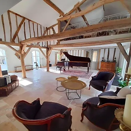 Le Clos De L Agneau 3* Saint-Amand-sur-Fion
