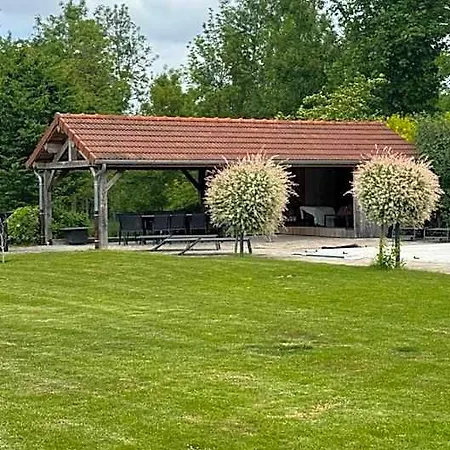 Le Clos De L Agneau Saint-Amand-sur-Fion