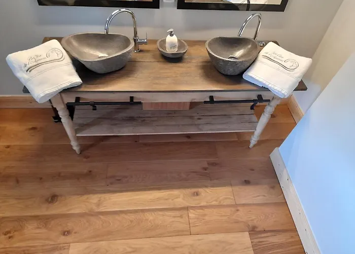 Le Clos De L Agneau 3* Saint-Amand-sur-Fion