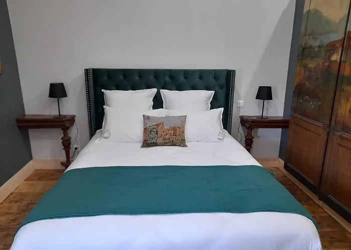 Le Clos De L Agneau לינה וארוחת בוקר 3*