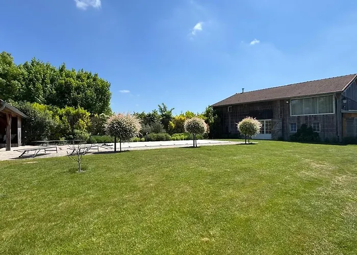 Le Clos De L Agneau Bed & Breakfast 3*